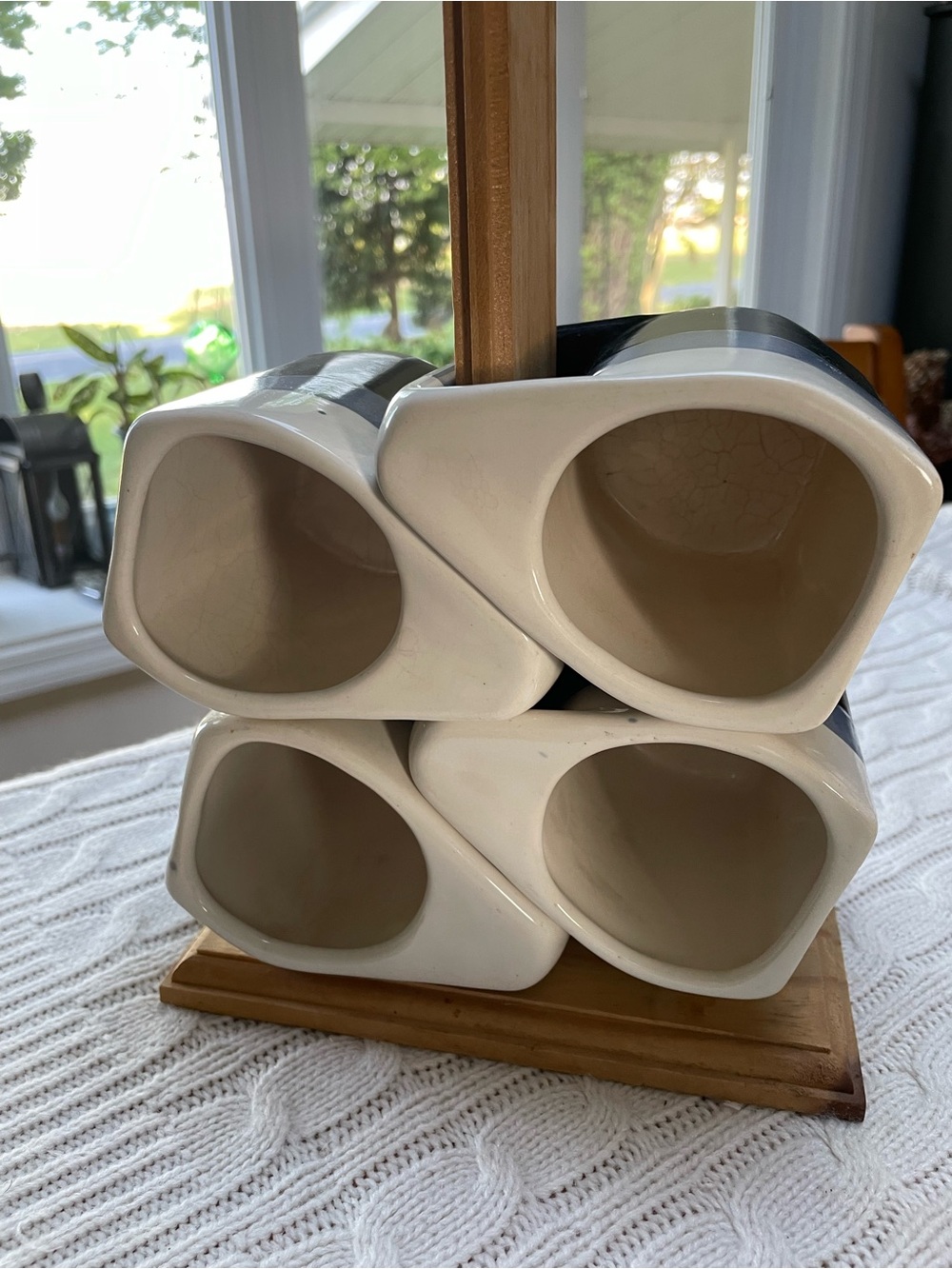 4 Stackable Ceramic Padilla style mugs with wooden stand Cream, Blue & Black - Picture 7 of 16